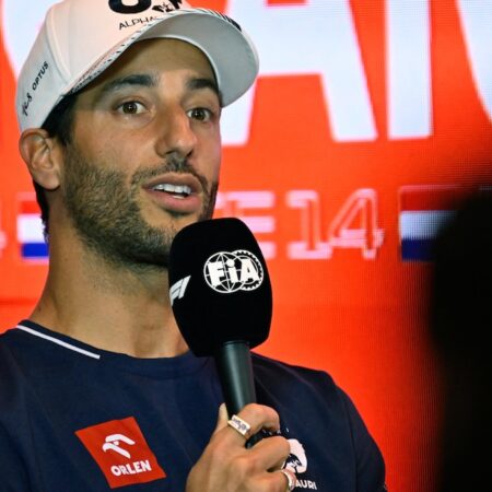 Daniel Ricciardo espère une récupération rapide de sa main cassée