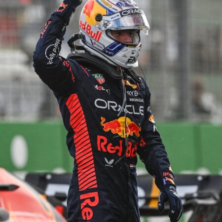 Max Verstappen remporte le Grand Prix des Pays-Bas et égale un record avec sa neuvième victoire consécutive.