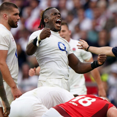 Sir Clive Woodward met en évidence Maro Itoje pour les « enfantillages » de l’Angleterre