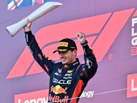 Max Verstappen remporte le GP du Japon, Red Bull décroche le Championnat des constructeurs.