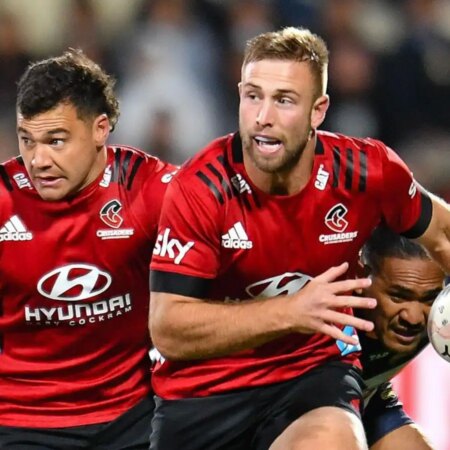 Retour des All Blacks : absence totale lors de la saison complète de Super Rugby.