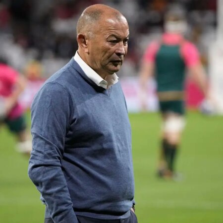 Eddie Jones, extrêmement mécontent, serait sur le point de quitter son poste d’entraîneur en chef de l’Australie après le fiasco de la Coupe du Monde de Rugby – selon un rapport.