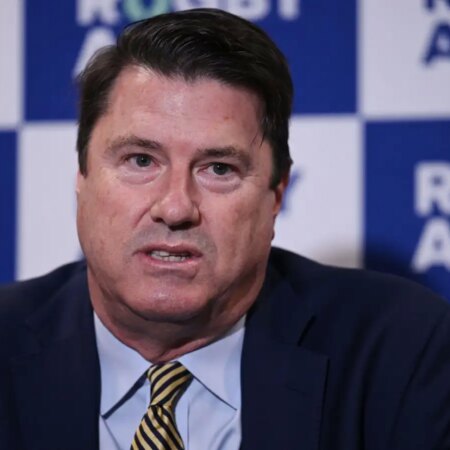 L’ancien président de Rugby Australia affirme qu’une « campagne de diffamation » est à l’origine de son limogeage.